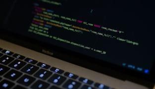 Historie internetu v Česku: Od podivínů ke světu sítí